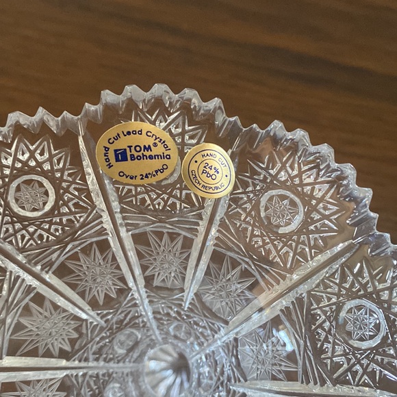 New in box Tom Bohemia Crystal hand cut bud vase - Picture 4 of 5